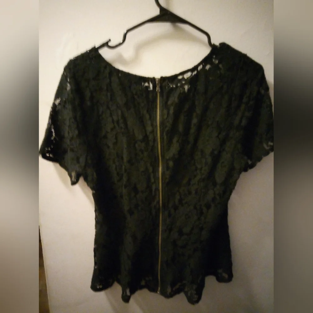 DKNY, Women, Lace Short-sleeved, Shirt, Size (L) Large, Color Black - Picture 3 of 3